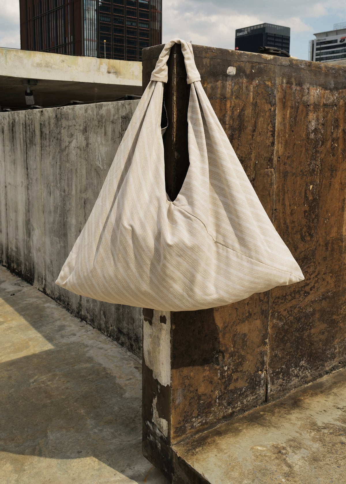 No 5 Tote