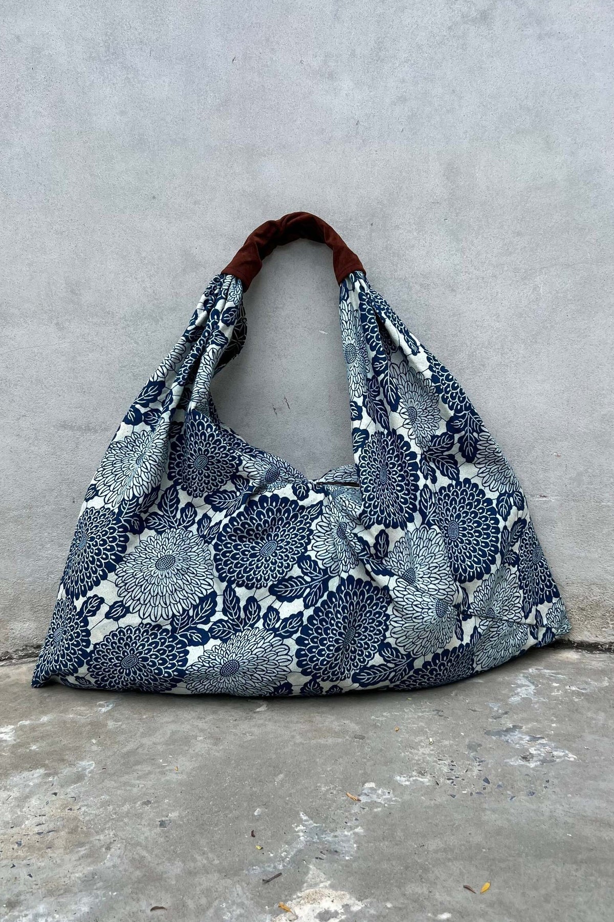 Sumi Tote — indigo chrysanthemum print, alternate angle